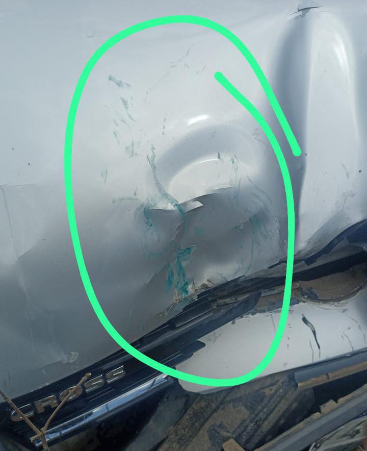 A cor da moto ficou marcado no veículo