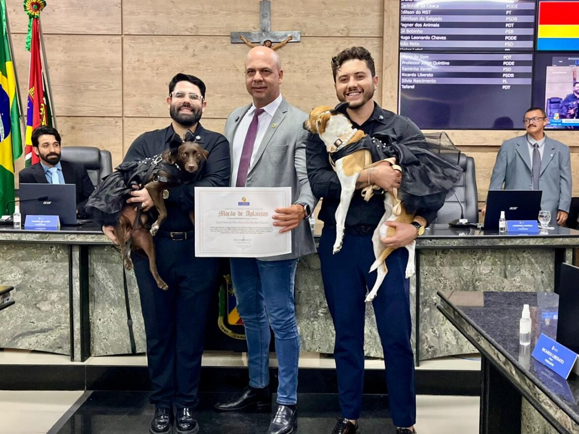 Com Mel e Cacau, Anderson Correia homenageia projeto que inspira adoção responsável em Caruaru