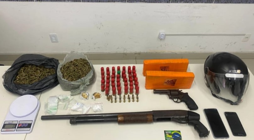 Detido por roubo de motocicleta ainda surpreende polícia com uma espingarda