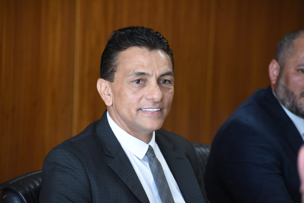 Vereador Mano do Som tem reunião em Brasília para tratar de melhorias no INSS em Caruaru