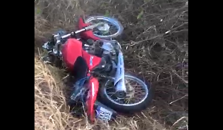 Motoqueiro morre após cair em bueiro na BR-104