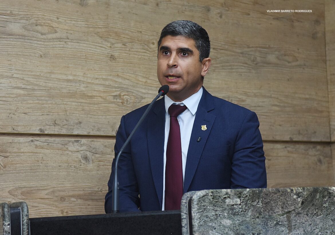 Requerimento da CPI das Multas aprofunda crise entre Delegado Lessa e governo Rodrigo Pinheiro