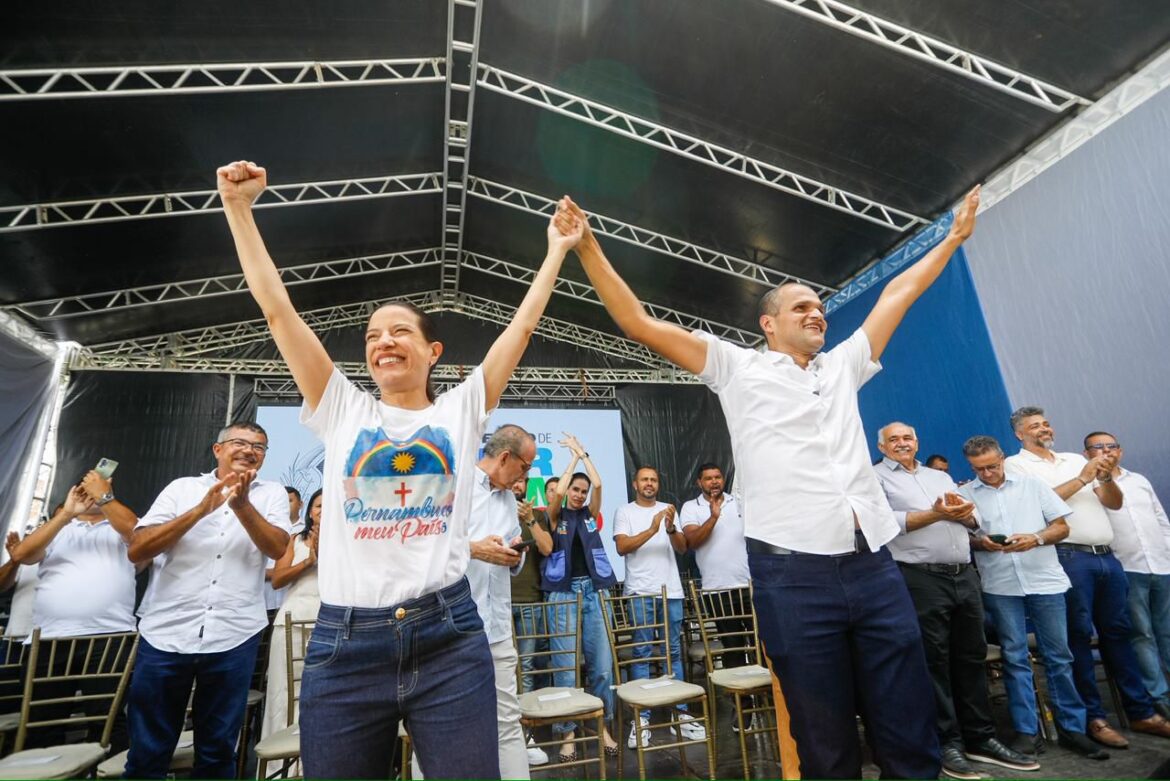 Em Bom Jardim, governadora Raquel Lyra anuncia investimento de R$ 8 milhões para a pavimentação de vias e prestigia entrega da reforma de hospital