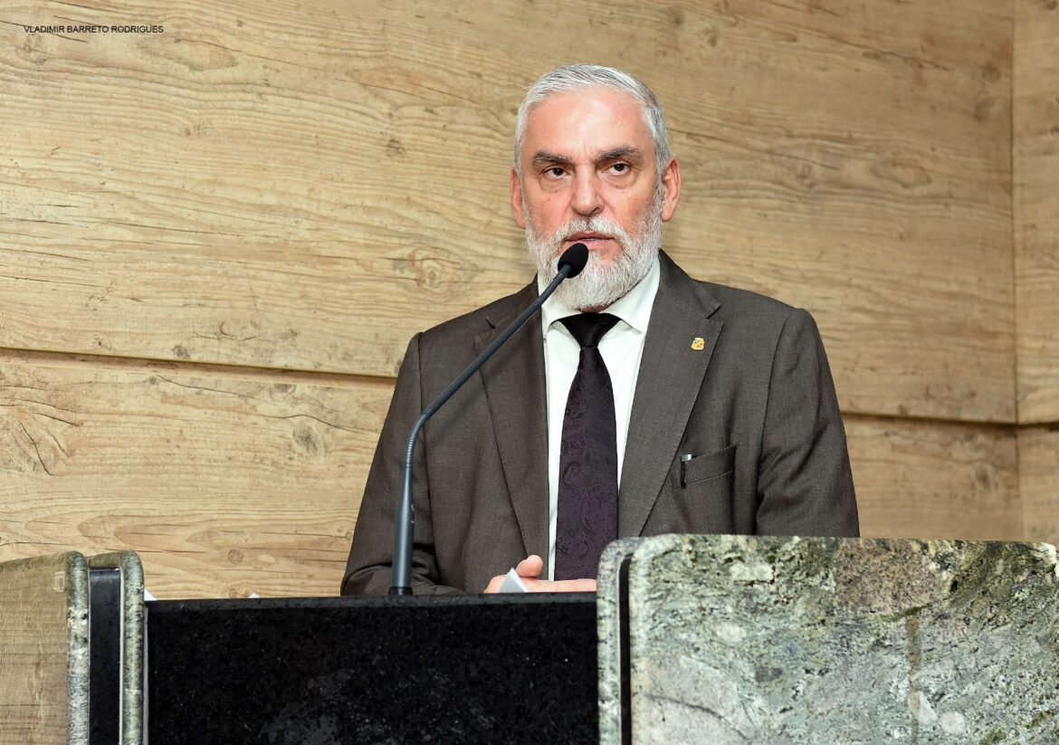 Vereador Silvio Nascimento, propõe tornozeleiras com identificação rosa para agressores de mulheres em Pernambuco