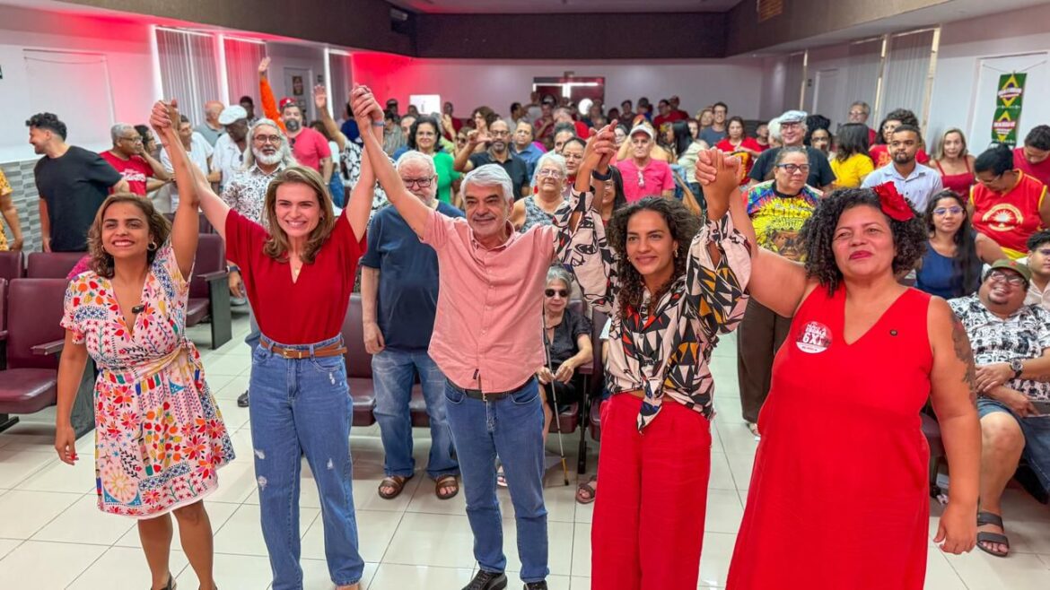 Humberto reúne artistas, produtores e poder público para debater políticas estruturantes para a cultura