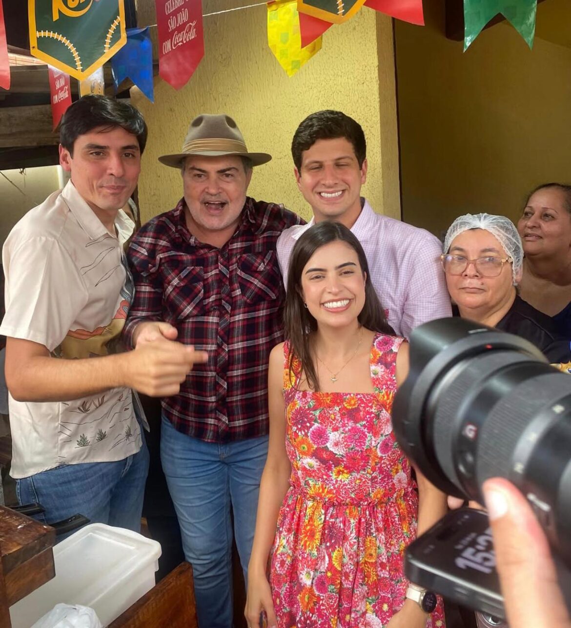 DE OLHO EM 2026: TONY GEL TENTA REAPARECER AO LADO DE JOÃO CAMPOS, MAS REDUTO DE RAQUEL LYRA EM CARUARU SEGUE COMO DESAFIO PARA O PSB