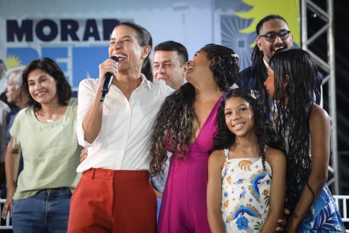 Governadora Raquel Lyra entrega 41 moradias reformadas pelo Programa Morar Bem na Imbiribeira, no Recife